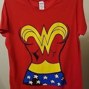 ❣️Wonder Woman t-shirt w/ cape & headband